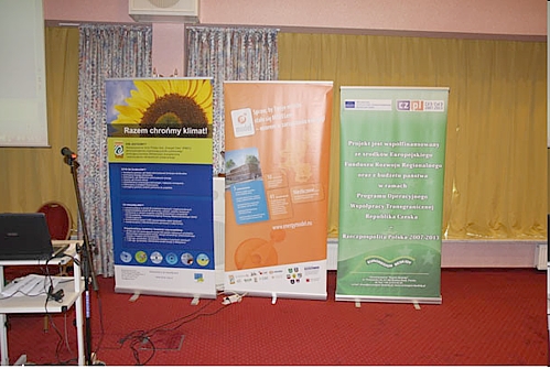 zdjęcie przedstawiające wystawę prezentującą projekty 