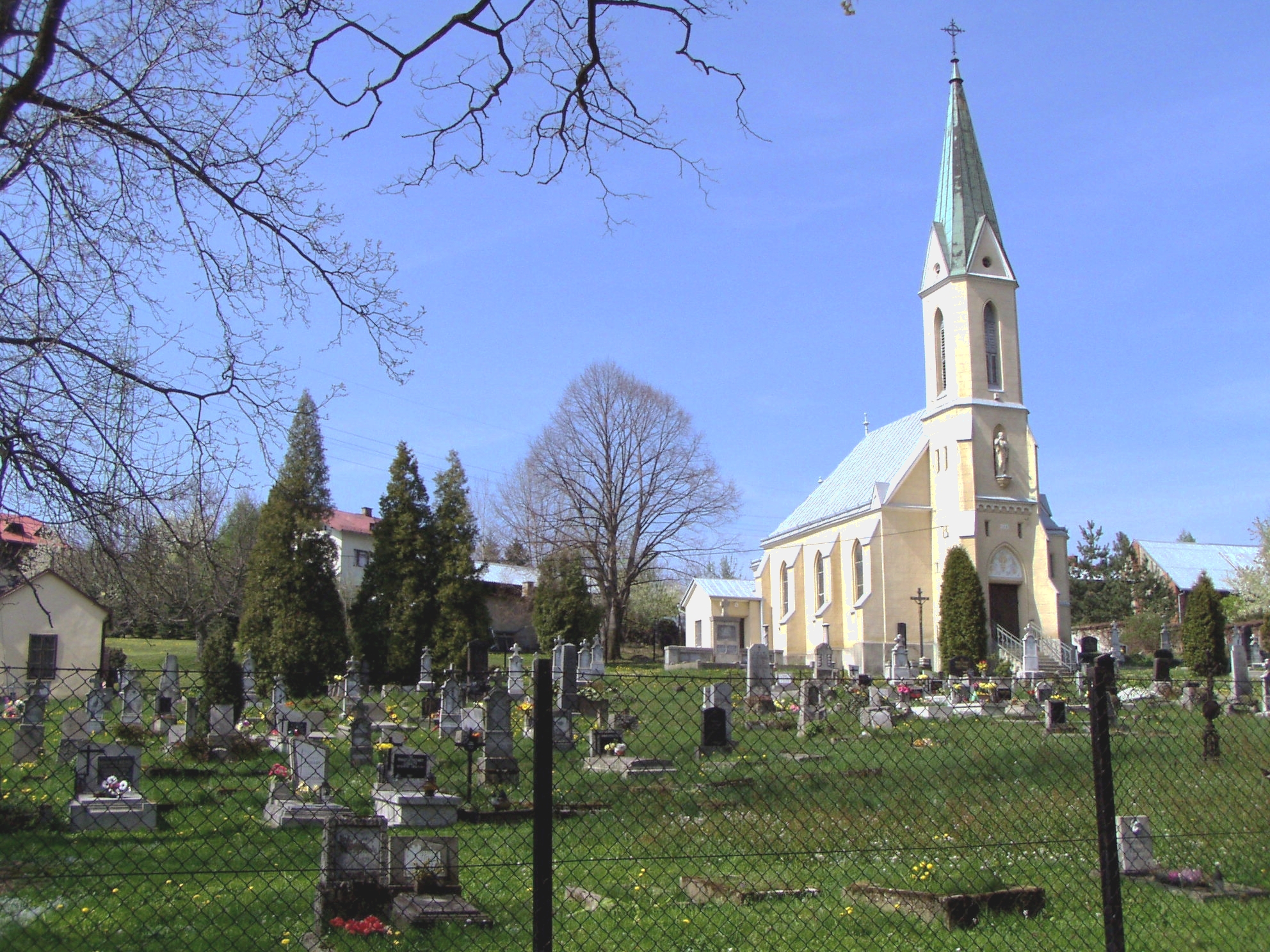 Kaplica na cmentarzu ewangelickim przed remontem. 