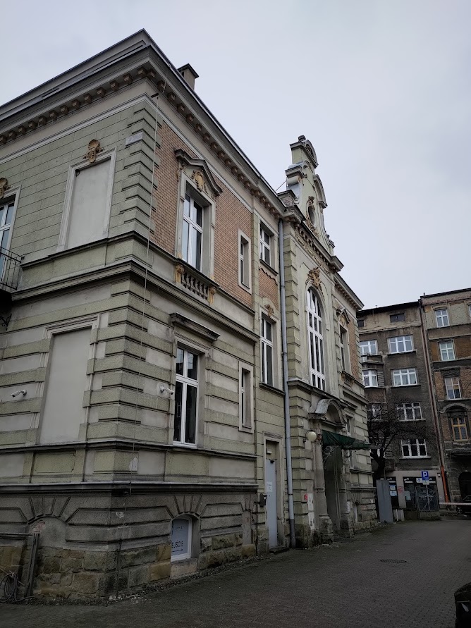 1 Maja 15 willa Karola Steffana widok elewacji przed remontem.