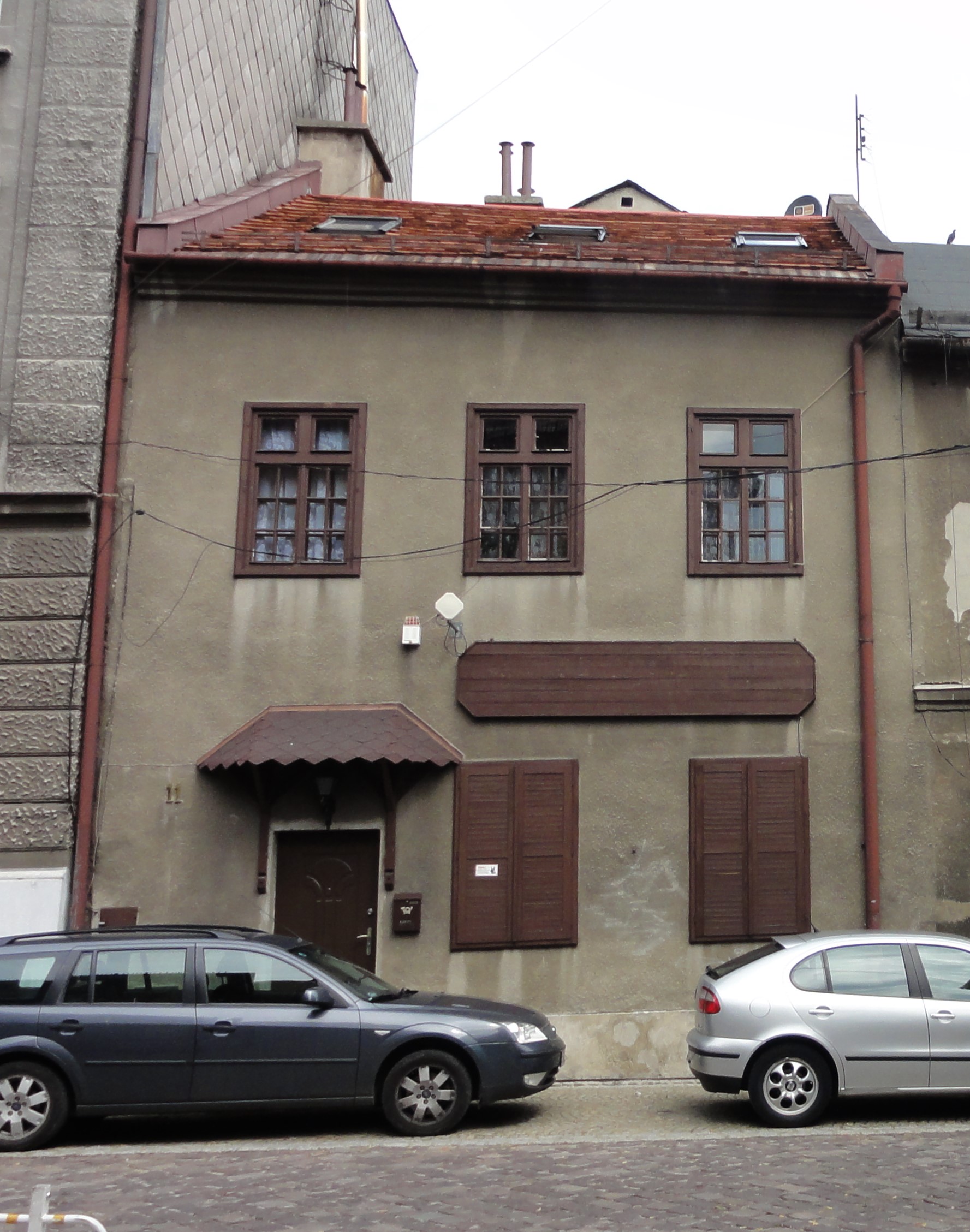 pl. św. Mikołaja 11 elewacja frontowa przed remontem. 