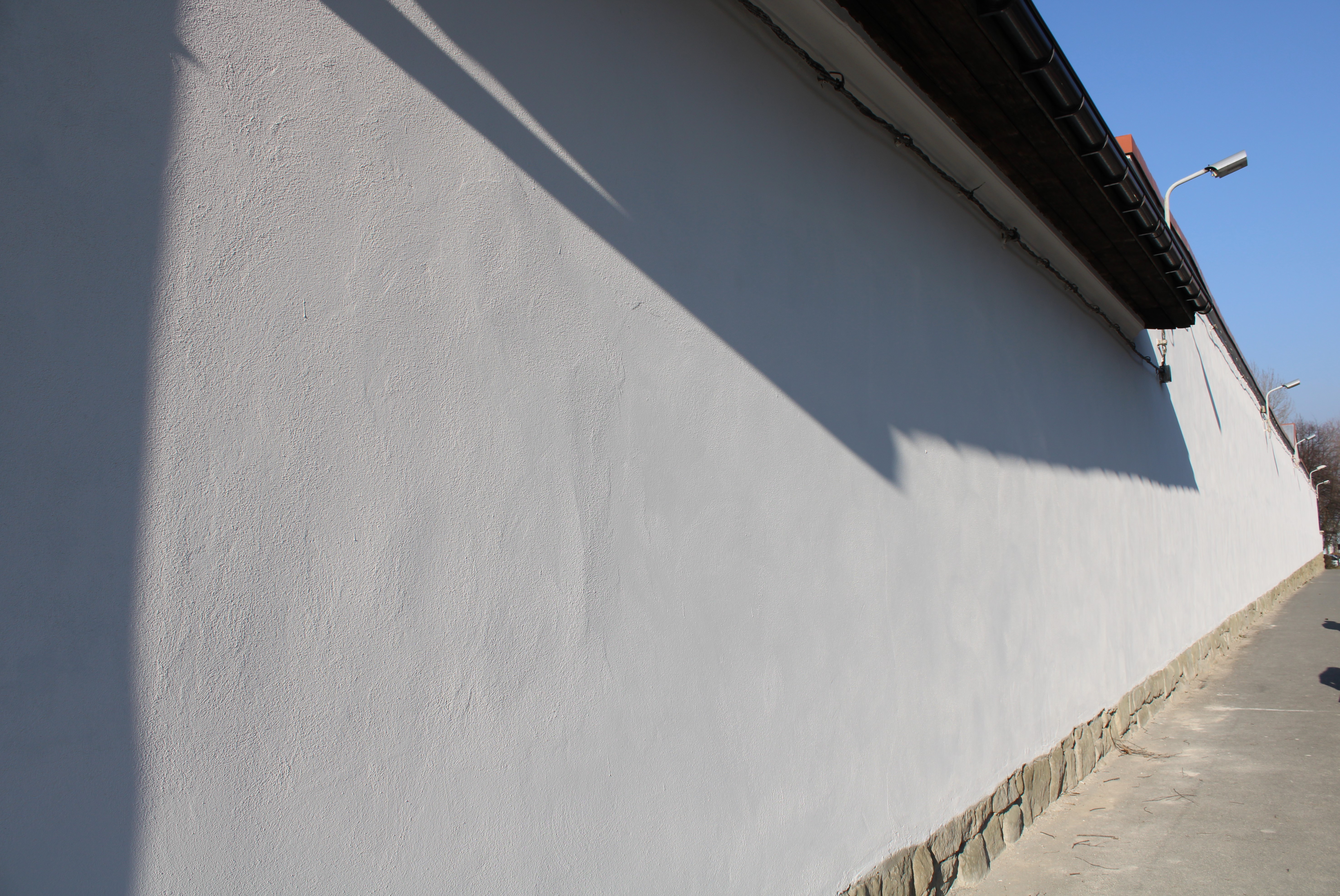 Cmentarz ewangelicki przy ul. Listopadowej/Asnyka elewacje po remoncie..