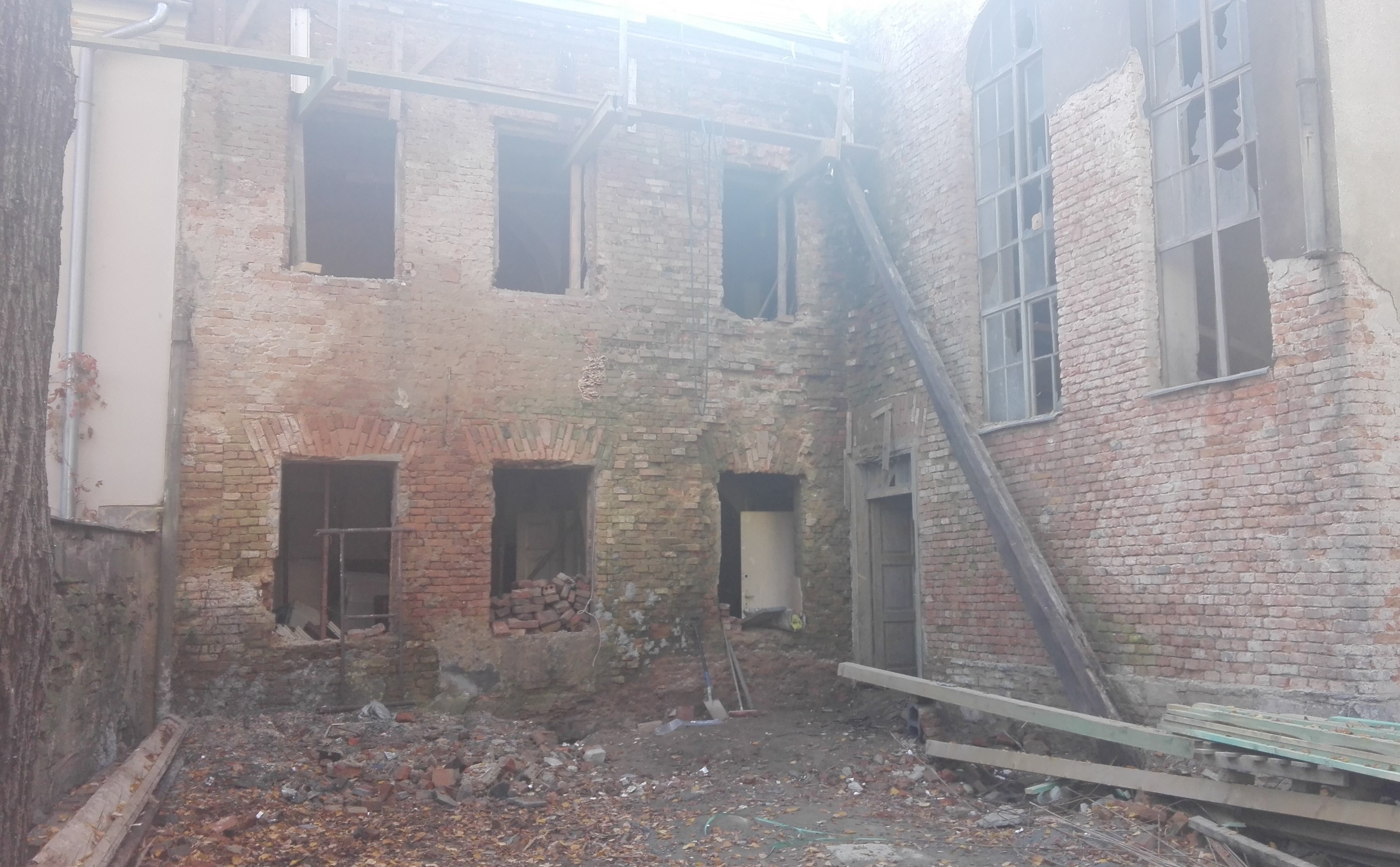 Kamienica przy ul. Orkana 20. Elewacja tylna od strony ul. Nad Niprem.