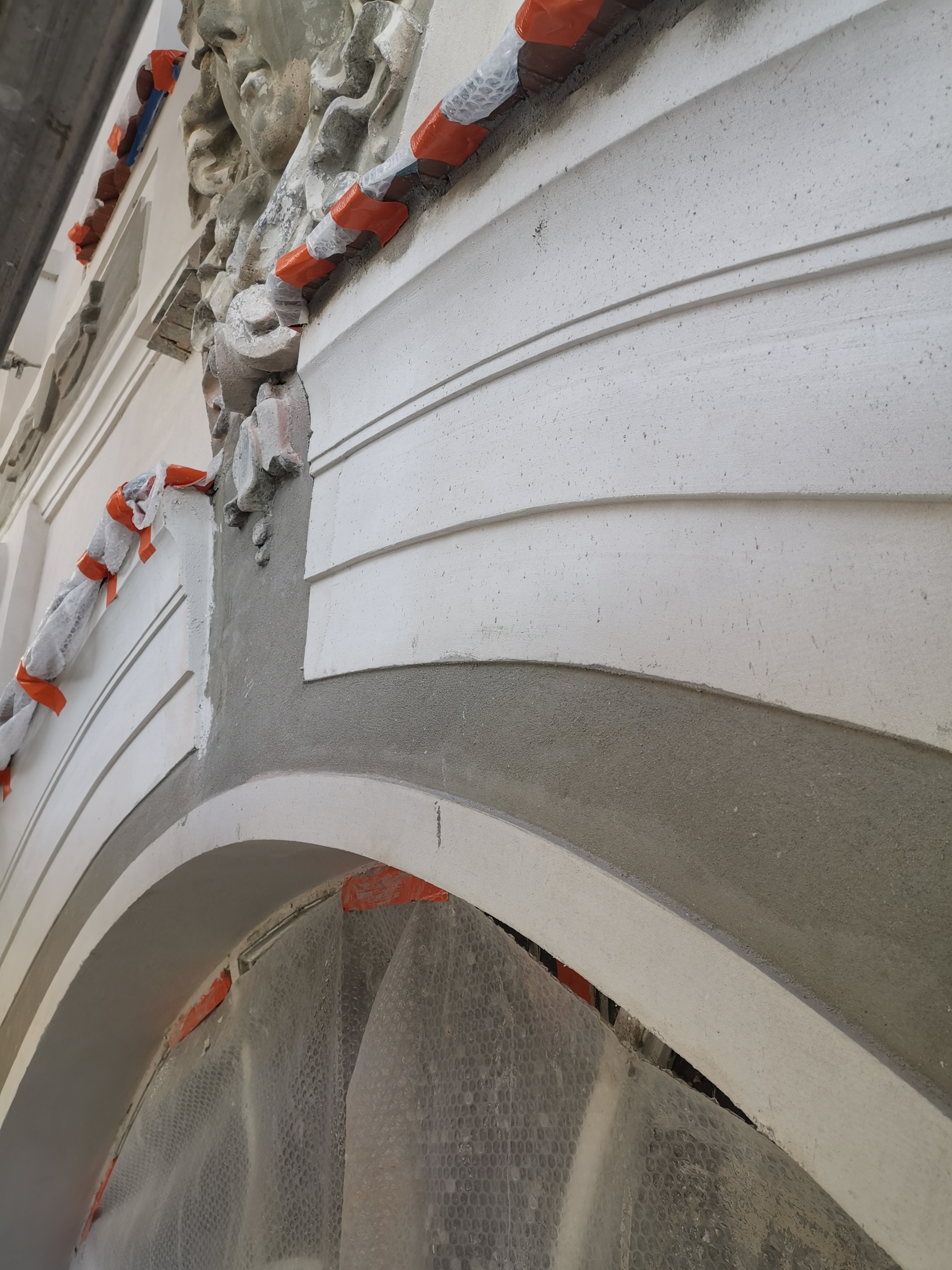 Detal architektoniczny podczas wyprowadzania profili.