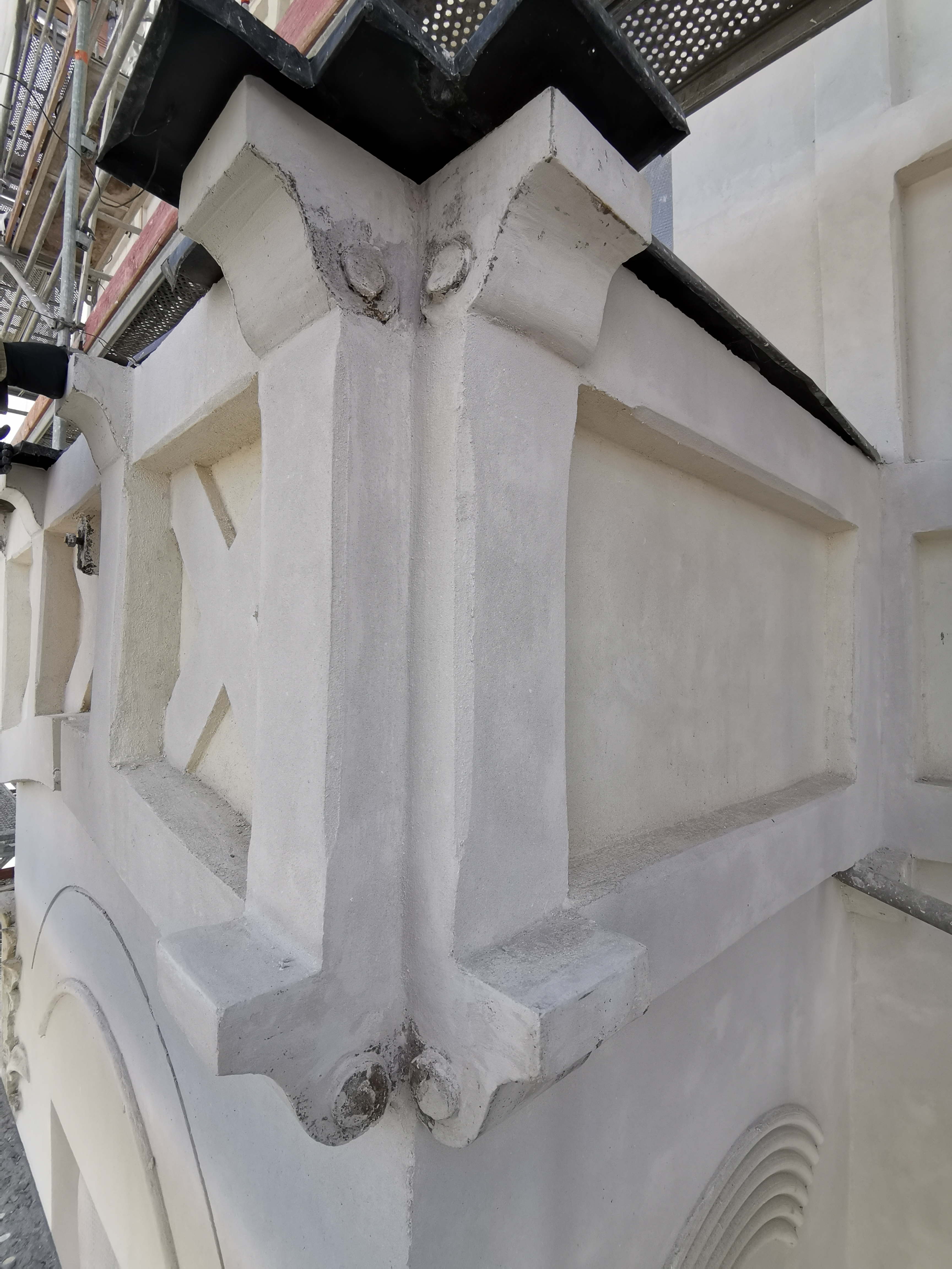 Detal architektoniczny podczas wyprowadzania rysunku.