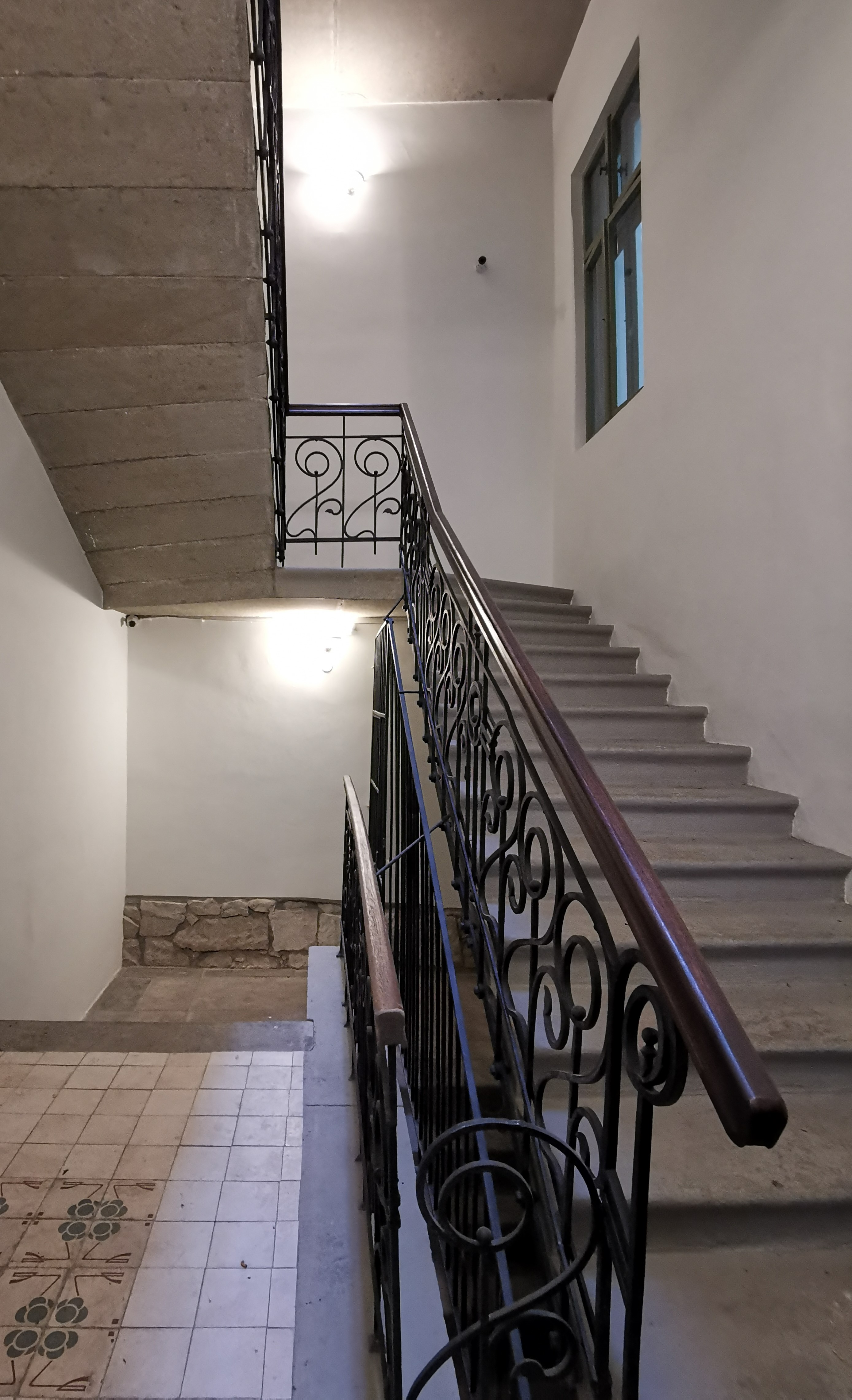 Klatka schodowa po remoncie. 