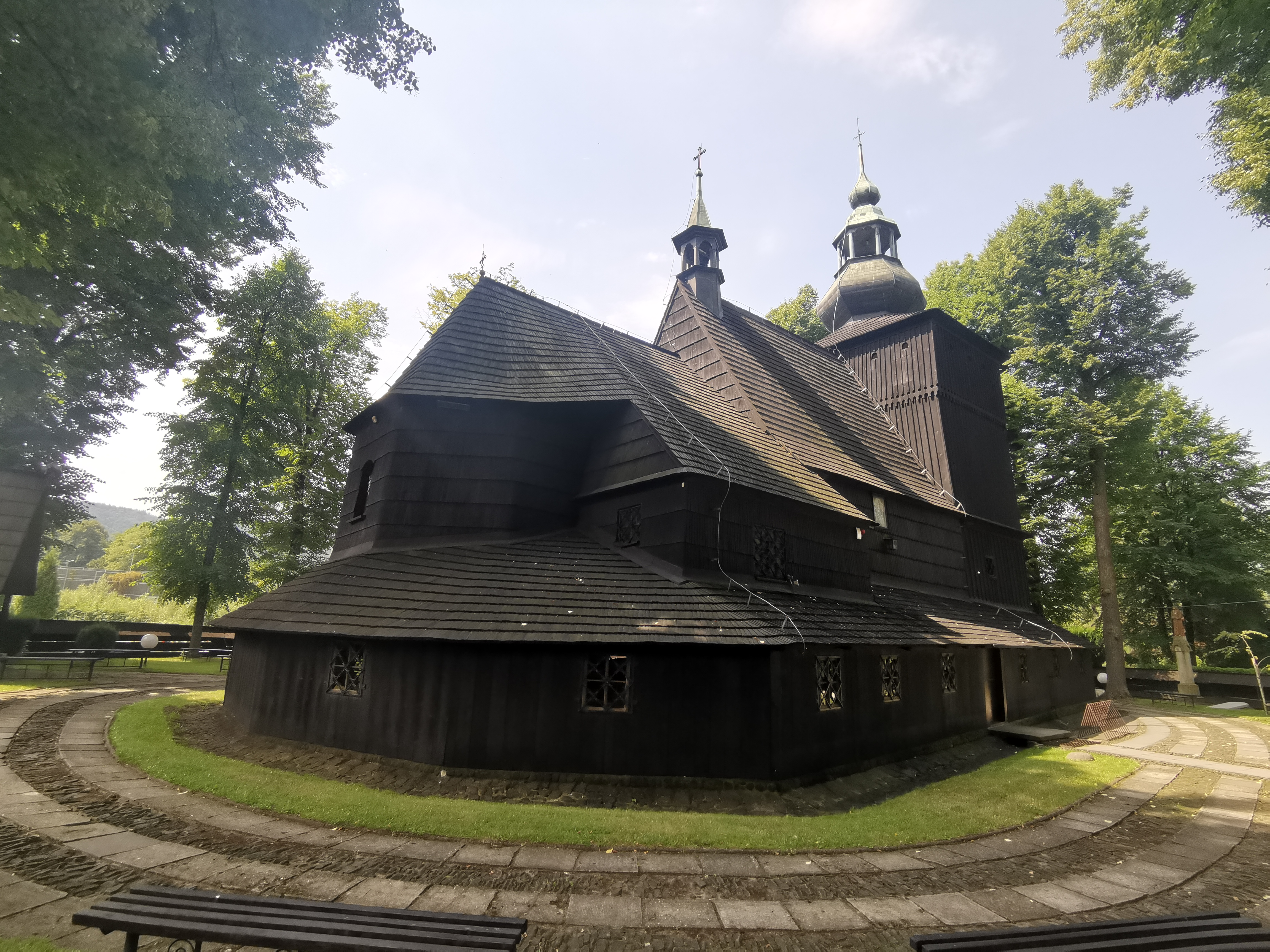 Kościół pw. św. Barbary widok od strony prezbiterium.