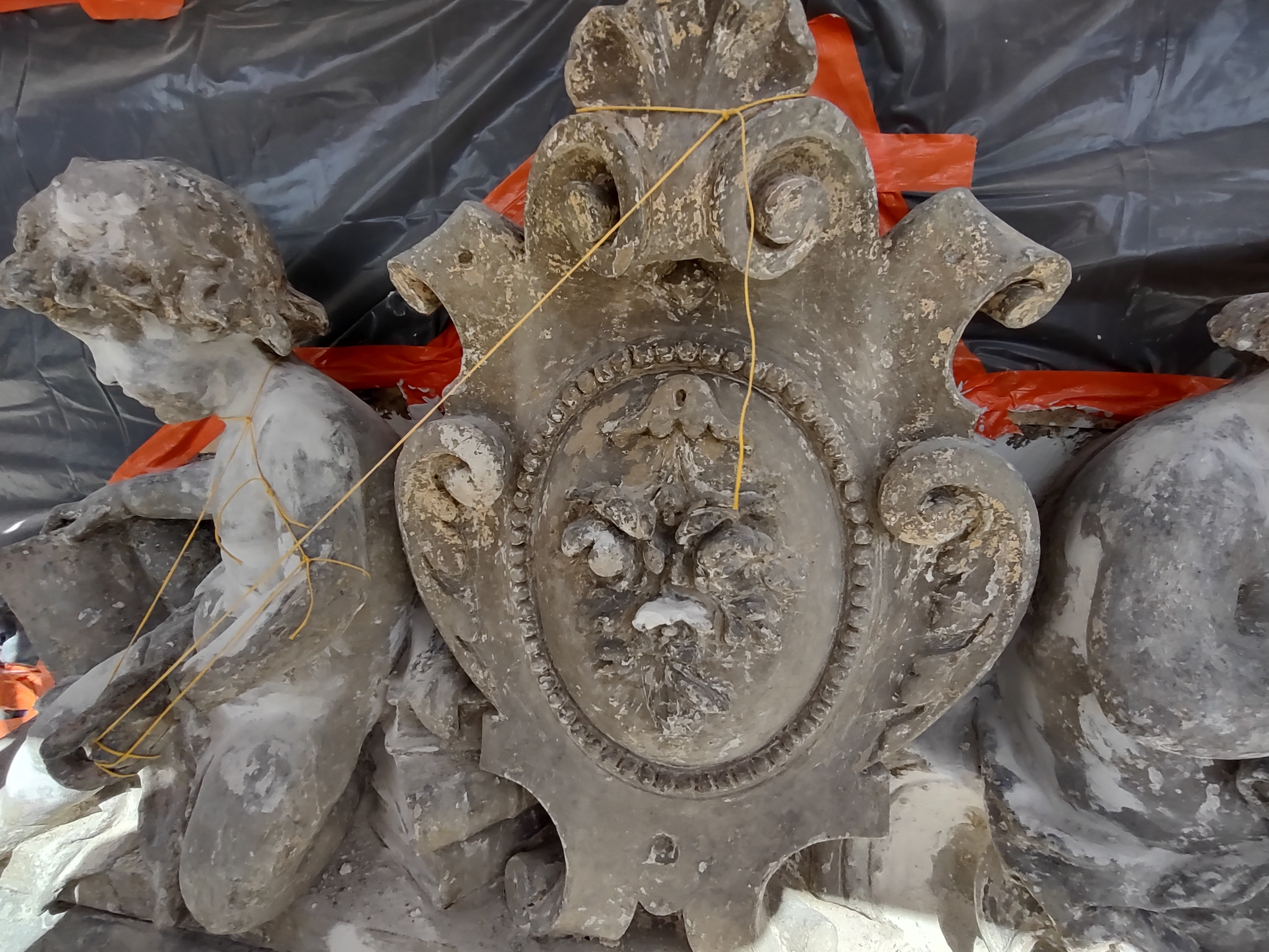 Willa przy ul. 3 Maja 13 detal elewacji czyszczenie i uzupełnianie.