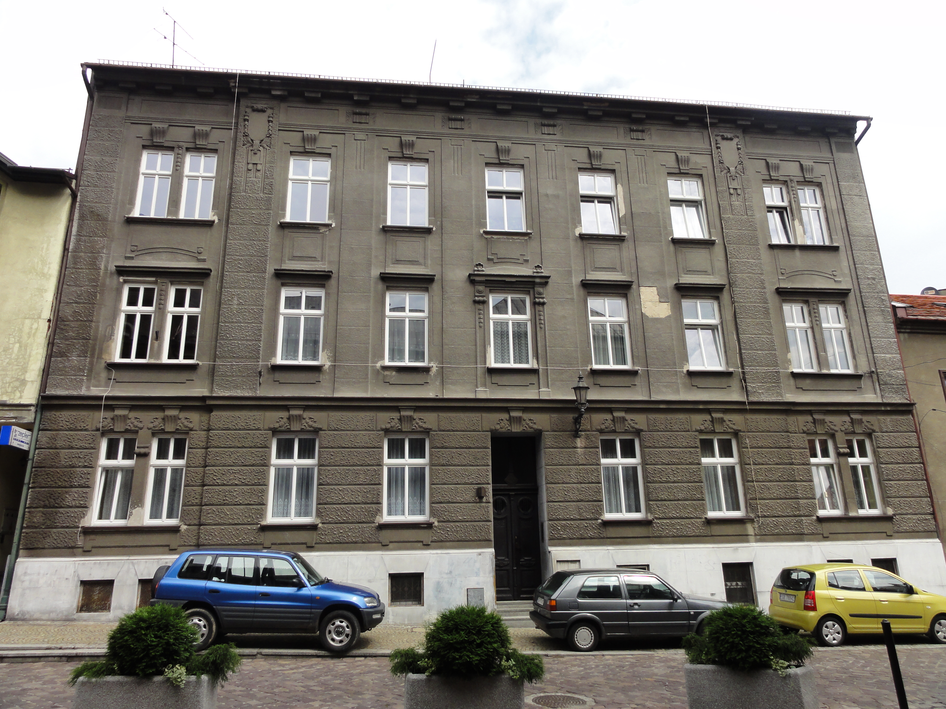 pl. św. Mikołaja 10 elewacja frontowa przed remontem.