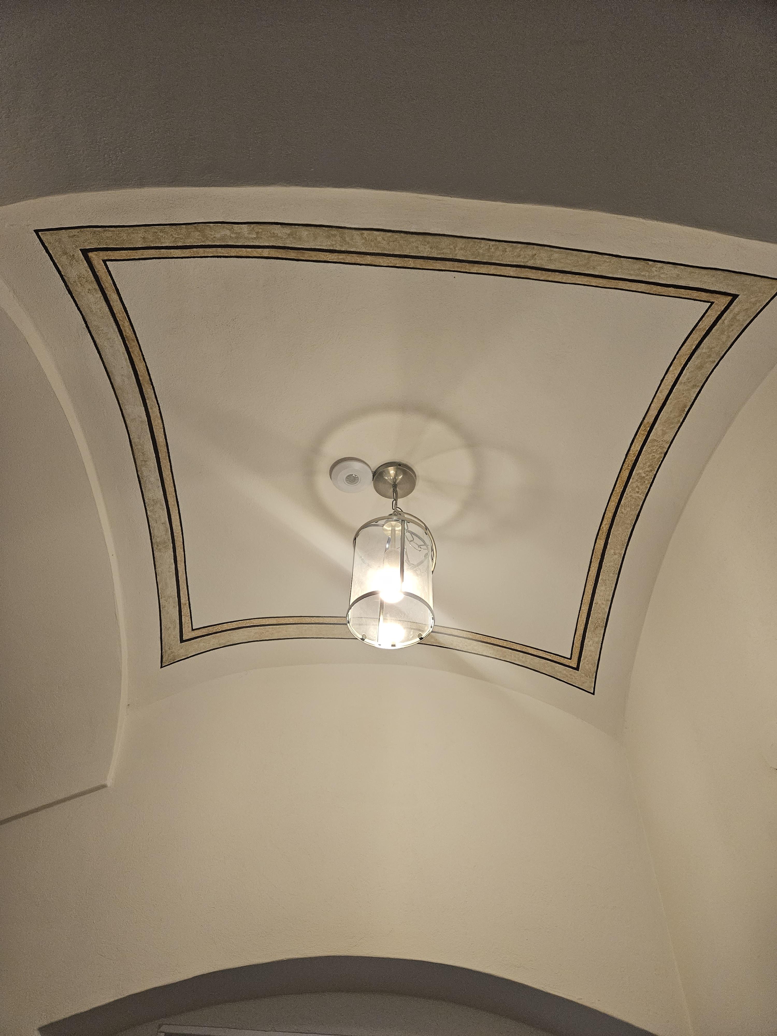 Ratuszowa 2, sklepienie klatki schodowej po remoncie. 