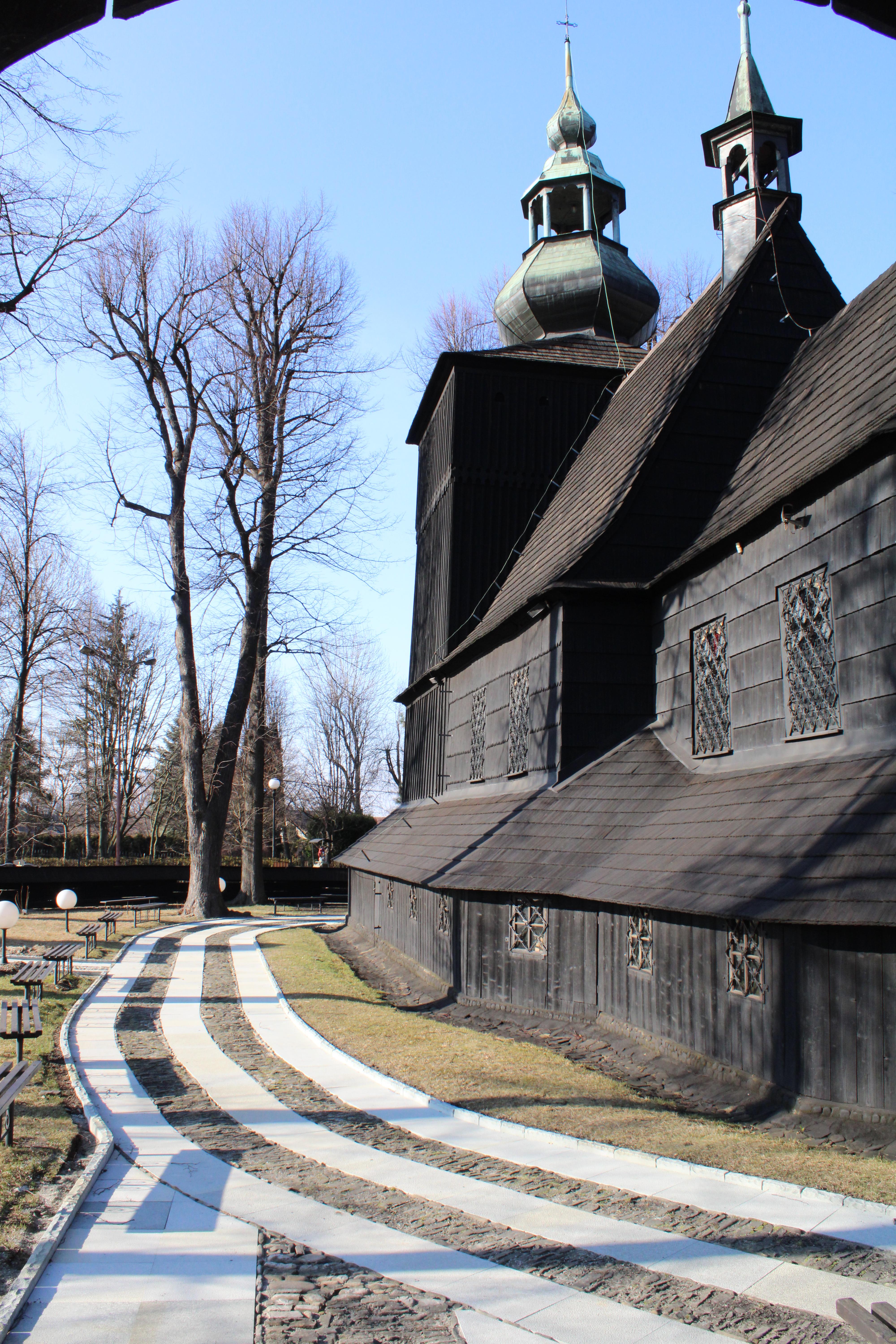 Kościół pw. św. Barbary widok od strony prezbiterium.