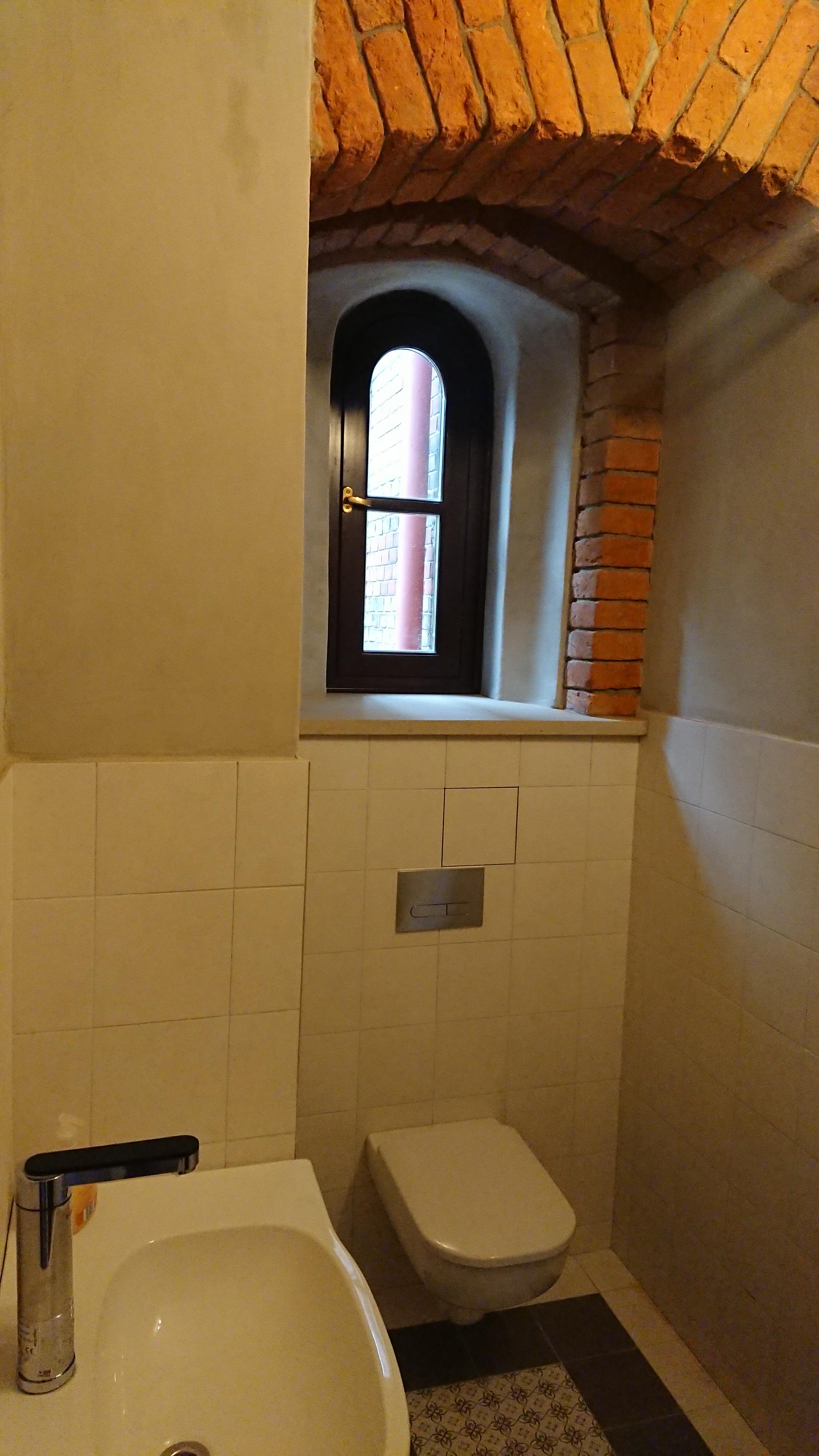 Synagoga cmentarna toaleta po remoncie.