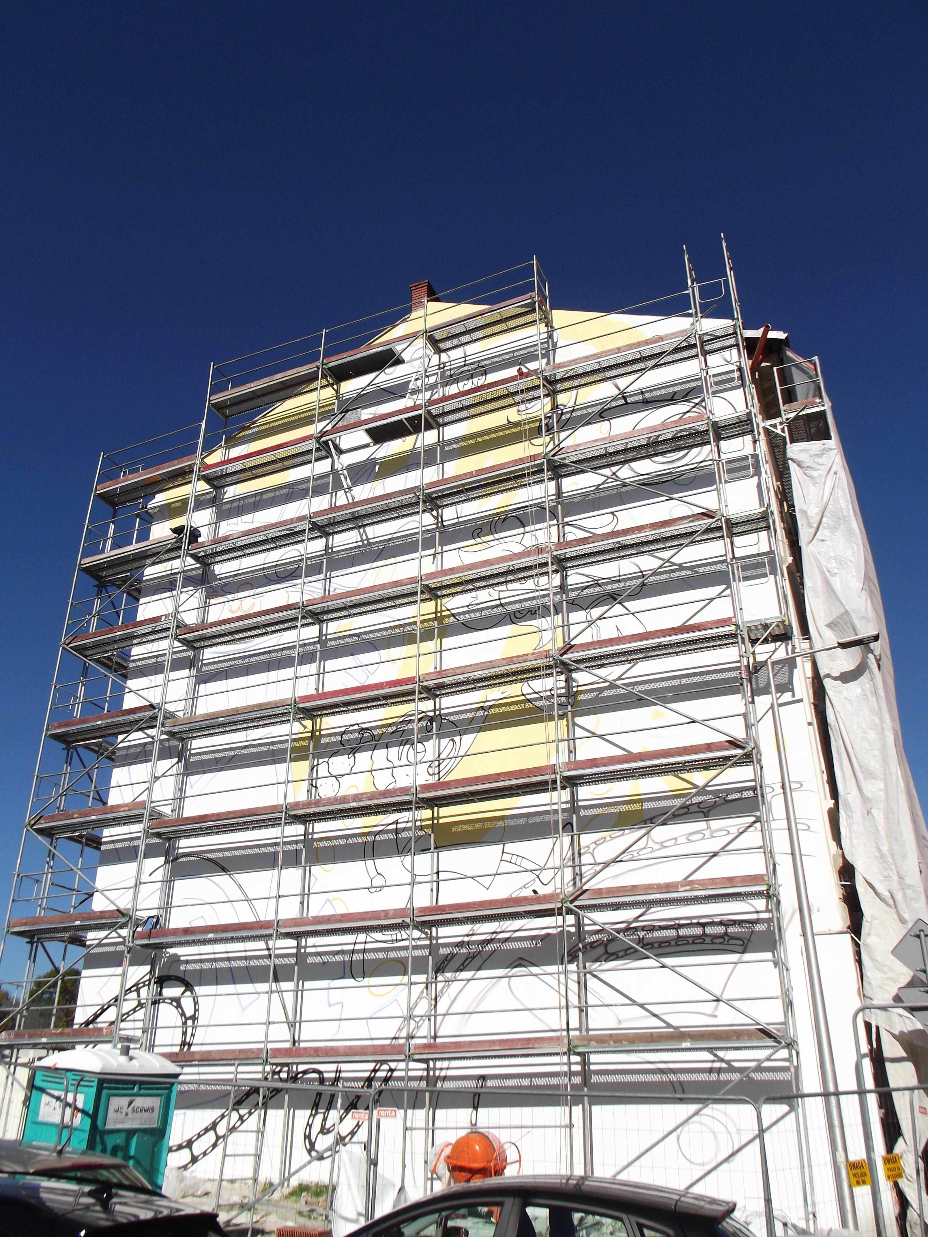 Cieszyńska 14 przygotowanie rysunku pod mural na ścianie szczytowej.