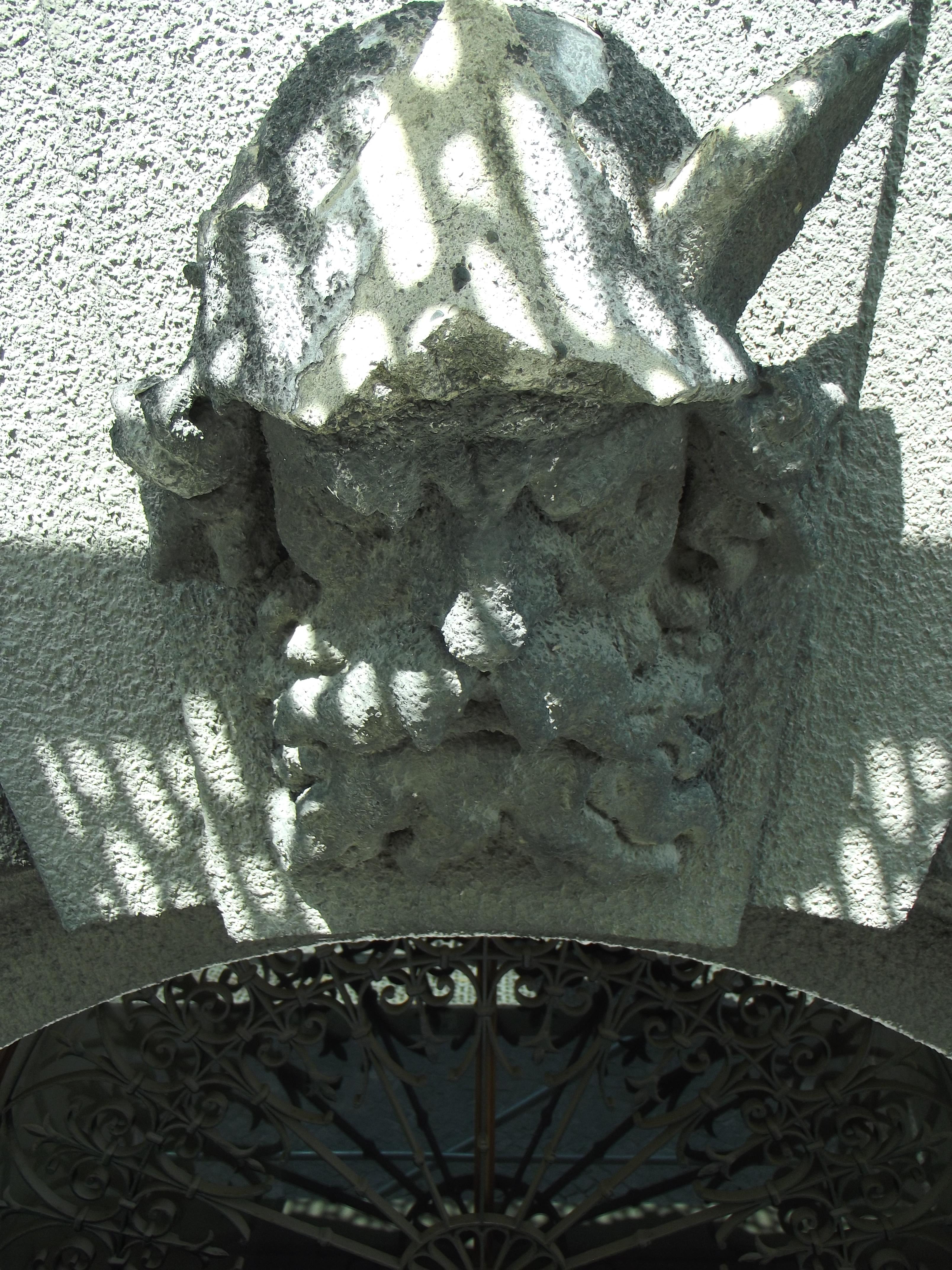 Cieszyńska 14 stan detalu elewacji przed remontem.