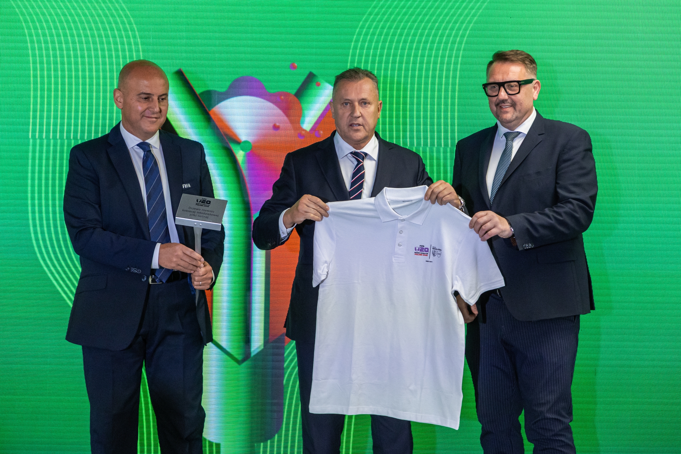 na zdjęciu osoby podczas konferencji