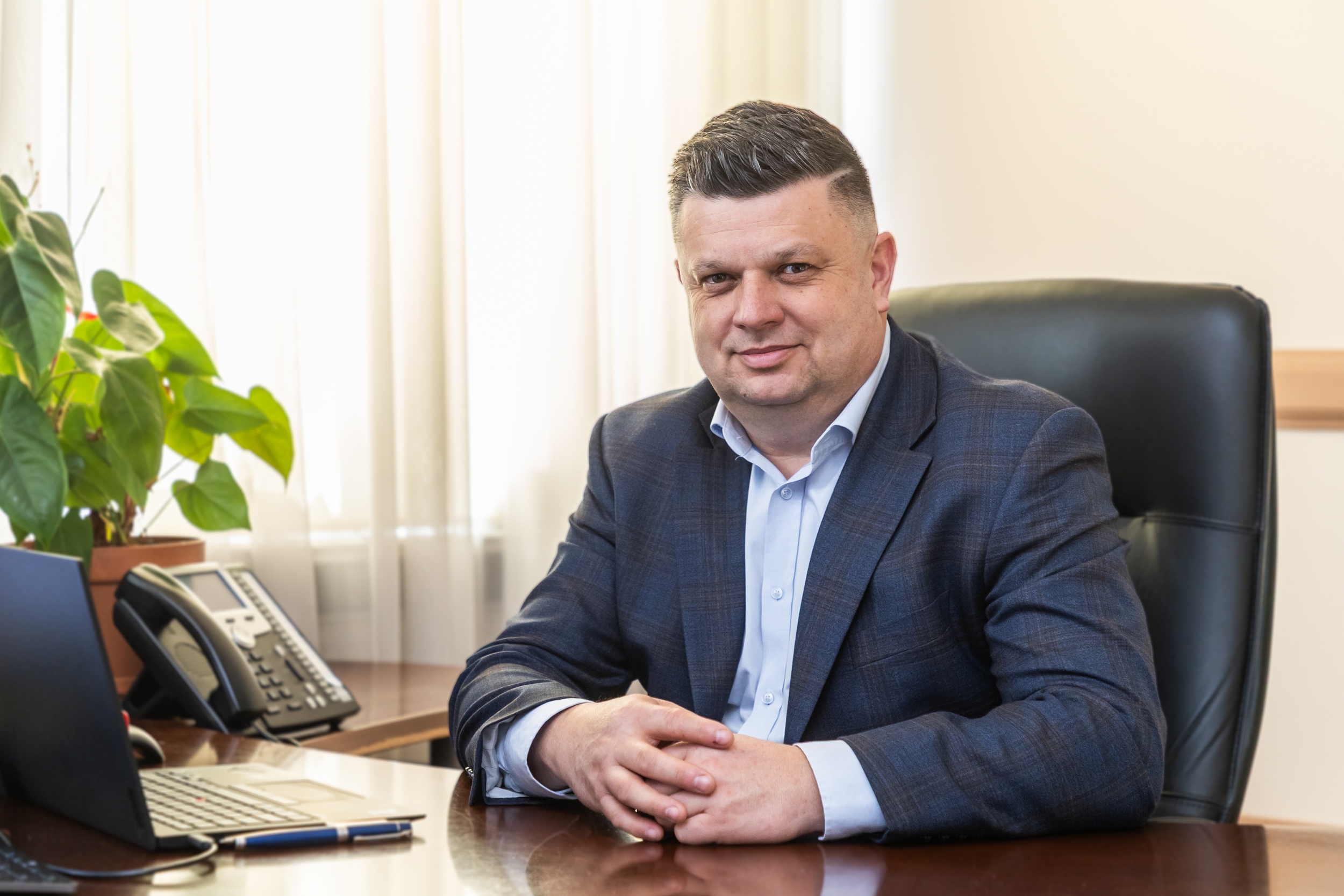 Zdjęcie przedstawiające III Zastępcę Prezydenta Bielska-Białej - Piotra Kucię