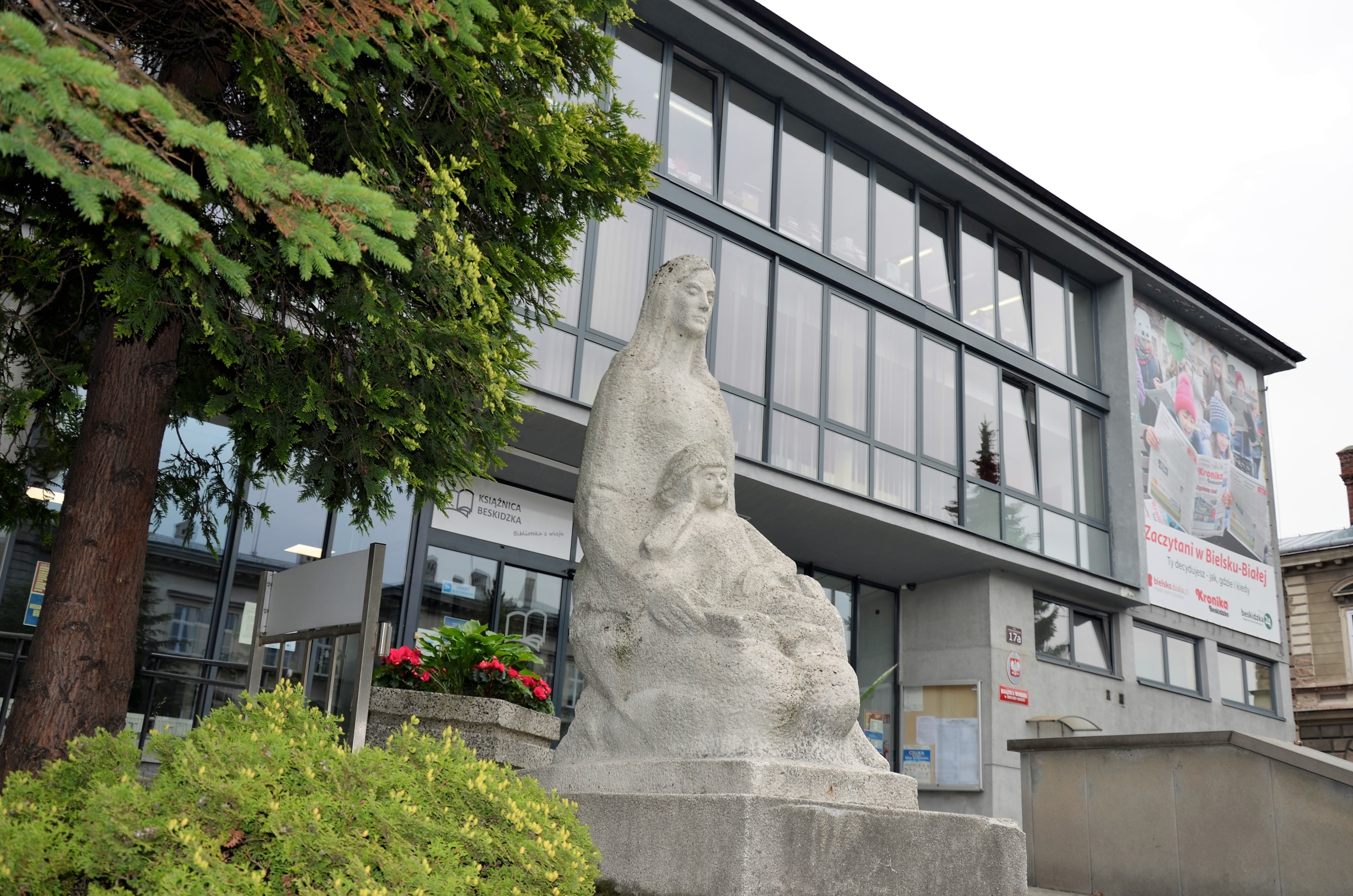 zdjęcie budynku Książnicy Beskidzkiej