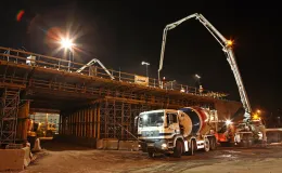 Przebudowa odcinka drogi krajowej nr 52 - na zdjęciu fragment budowy oraz maszyny budowlane