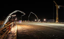 Przebudowa odcinka drogi krajowej nr 52 - na zdjęciu fragment budowy oraz maszyny budowlane