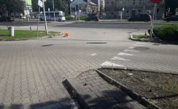 Zdjęcie dojazdu do nieruchomości zabudowanej przy ul. Partyzantów 44