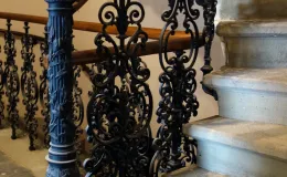 Zamkowa 8 klatka schodowa po remoncie i konserwacji. 