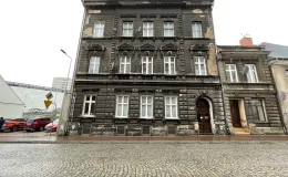 Cieszyńska 14 stan elewacji przed remontem.