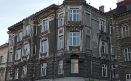 3 Maja 1a elewacje przed remontem.