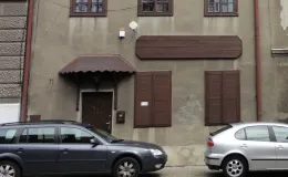 pl. św. Mikołaja 11 elewacja frontowa przed remontem. 