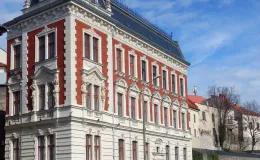 Zamkowa 8 elewacja południowo-wschodnia po remoncie. 