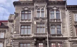 3 Maja 5 widok elewacji przed remontem.