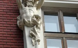 Zamkowa 8 detal fasady po remoncie.