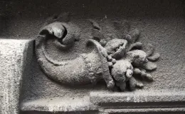 Cieszyńska 14 stan detalu elewacji przed remontem.