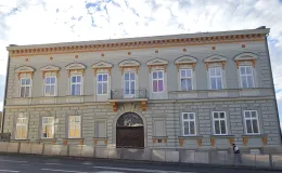 Krakowska 2 stan elewacji frontowej po remoncie. 