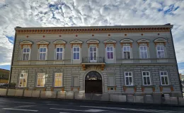 Krakowska 2 stan elewacji frontowej po remoncie. 