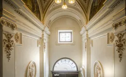 Zamkowa 8 sień wejściowa po remoncie i konserwacji. 