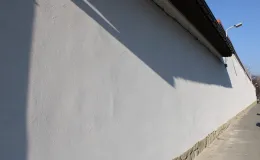 Cmentarz ewangelicki przy ul. Listopadowej/Asnyka elewacje po remoncie..