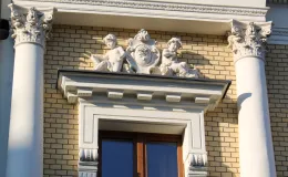 Willa przy ul. 3 Maja 13 detale elewacji po konserwacji.