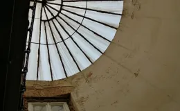 Świetlik przed renowacją.