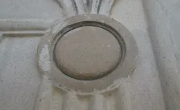 Detal sztukatorski czyszczenie i uczytelnienie rysunku.