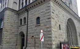 Kamienna okładzina po konserwacji. 