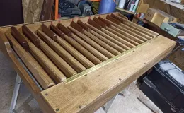 Klawiatura pedału po renowacji. 