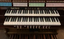 Klawiatury manuałów po renowacji.