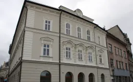 Ratuszowa 2, elewacja od strony pl. Wojska Polskiego po remoncie.