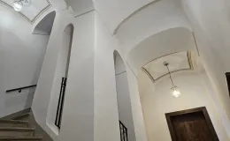 Ratuszowa 2, klatka schodowa po remoncie.