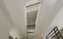 Ratuszowa 2, "latarnia" klatki schodowej po remoncie.