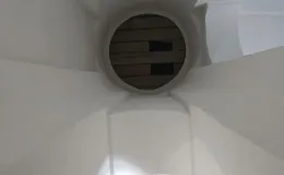 Ratuszowa 2, "latarnia" klatki schodowej po remoncie.