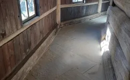 Kościół pw. św. Barbary wymiana posadzki betonowej w sobotach na nową z piaskowca.