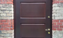 Synagoga cmentarna nowa stolarka drzwiowa.