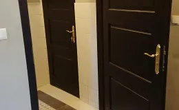 Synagoga cmentarna nowa stolarka drzwiowa zaplecza oraz posadzki.