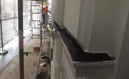 Cieszyńska 14 odtwarzanie bonii na elewacji frontowej.