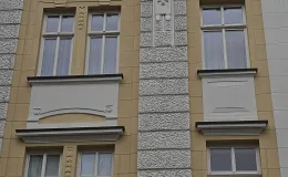 pl. św. Mikołaja 10 fragment elewacji po remoncie.